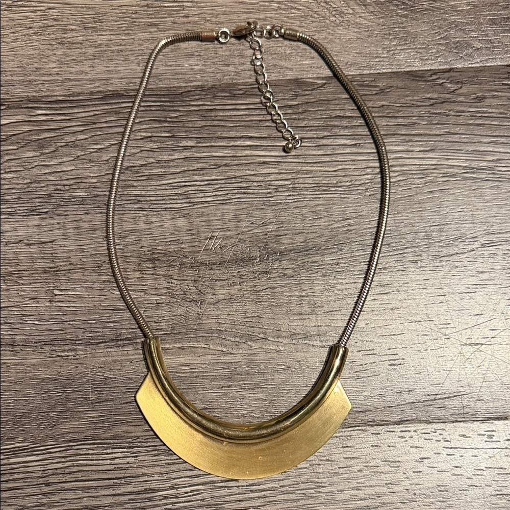 Elegant Vintage Gold-Tone Necklace